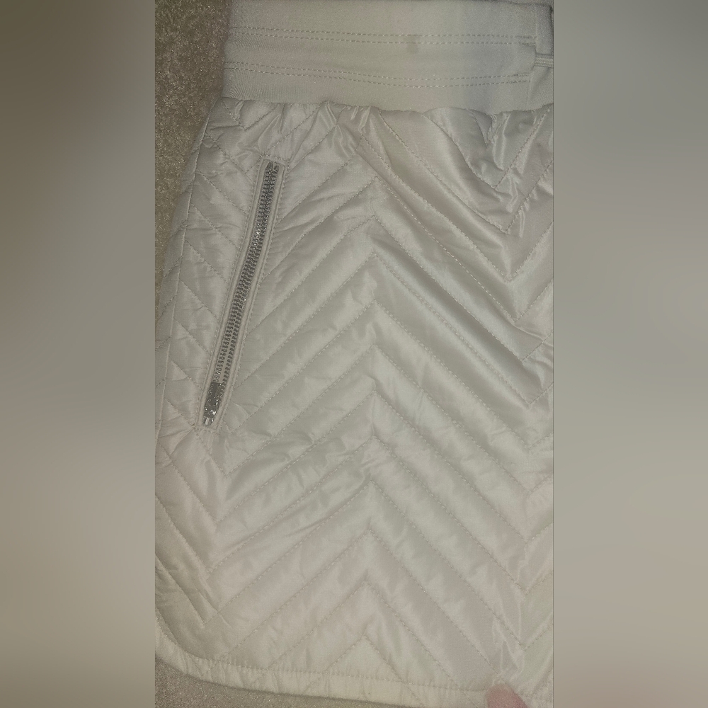 Athleta Apres Quilted Ski Shorts, identified by the distinct chevron quilting - Picture 8 of 14